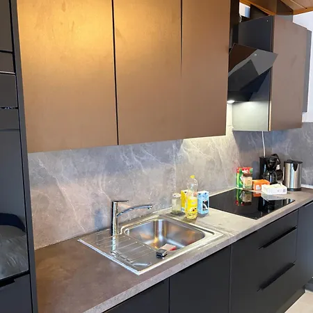 Gemuetliche Stadtwohnung Leoben, Gratis Parkplaetze アパート *